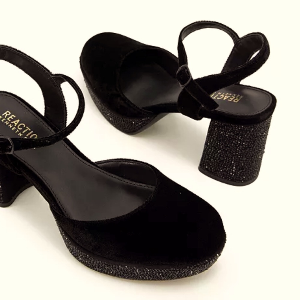 Black Velvet Kenneth Cole Reaction Indya platform pumps